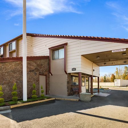 Motel Ramada By Wyndham Medford Airport North Exterior foto