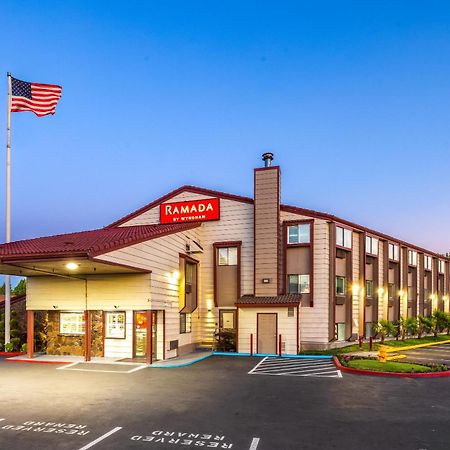 Motel Ramada By Wyndham Medford Airport North Exterior foto