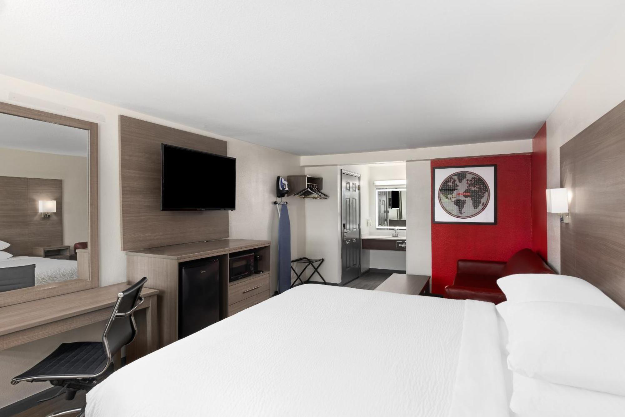 Motel Ramada By Wyndham Medford Airport North Exterior foto